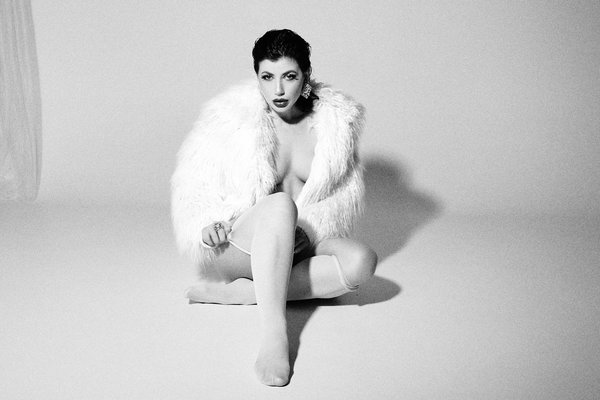 Descubre cómo lograr la armonía perfecta entre comodidad y estilo en tu ropa diaria